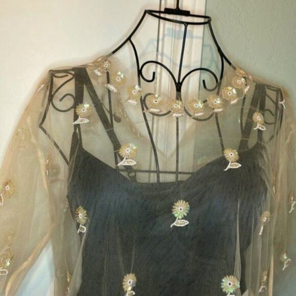 Valentino Ricamato Embellished Blouse champaign colored size 6 - Picture 2 of 9